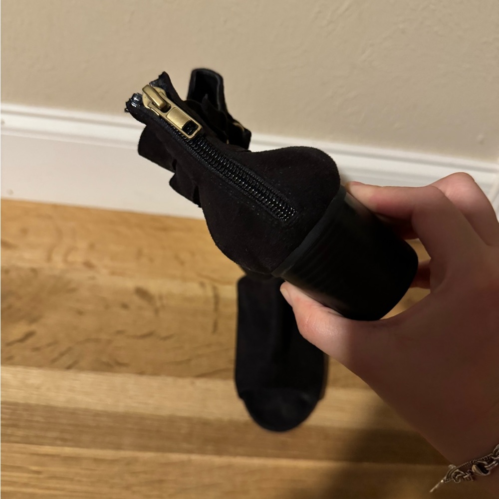 Black bootie - Picture 8 of 10
